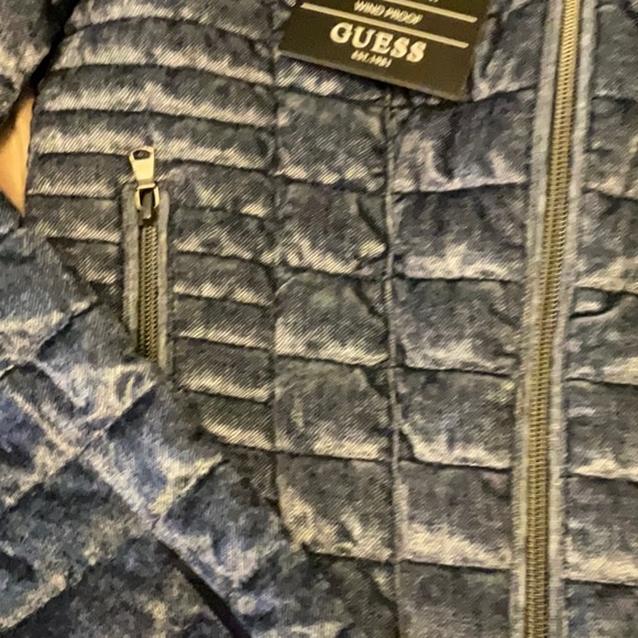 Guess Water Resistant /Wind Proof ” Blue Size small - Picture 6 of 13